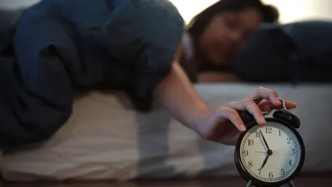 눈 뜬 뒤 10분이 하루를 바꾼다 기상 직후 개운해지는 습관